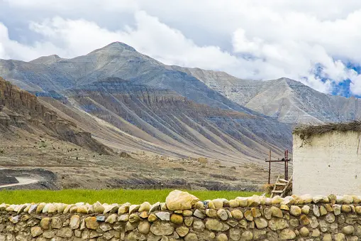 istockphoto-1592391137-170667a