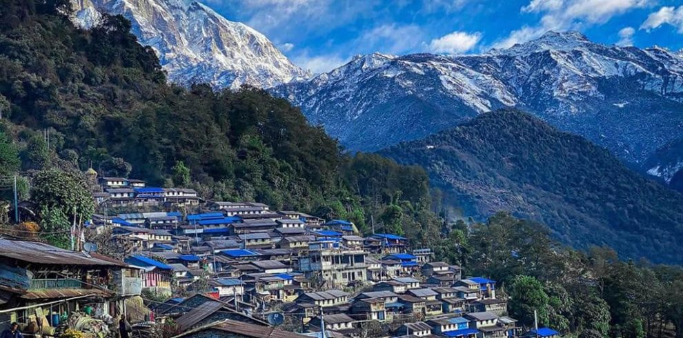 sikles-village-990x490